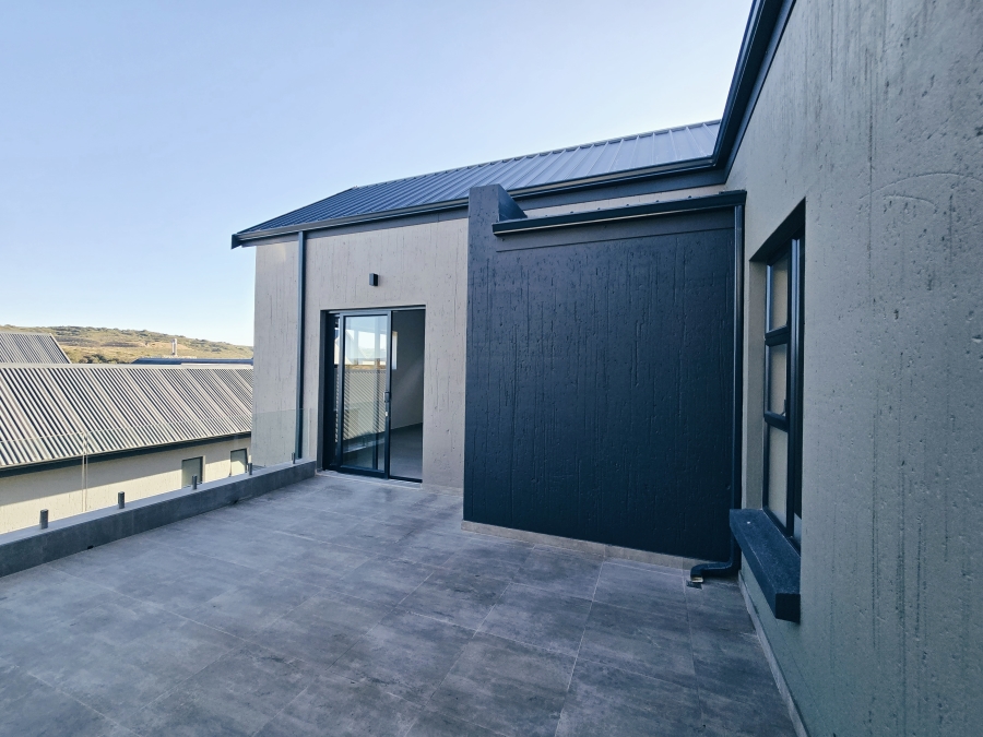 5 Bedroom Property for Sale in Outeniquasbosch Western Cape